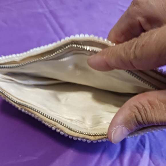 Faux 1950's beads glass beads accent clutch bag - Picture 2 of 6